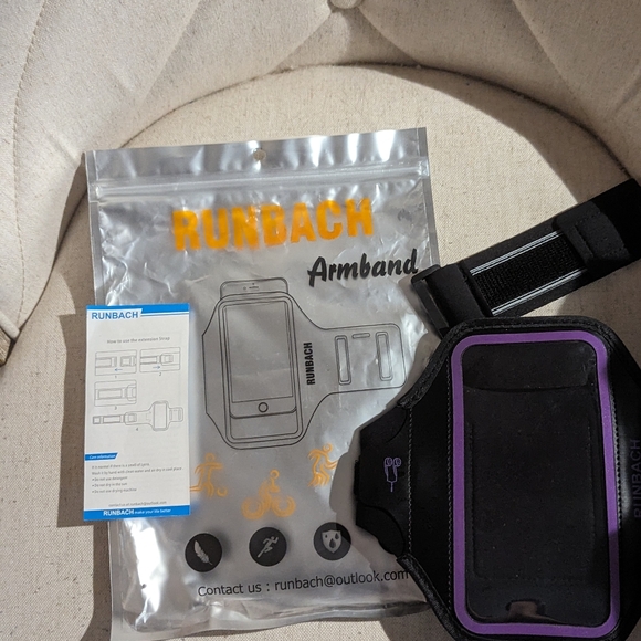 NWT Runbach Armband for S10 Samsung Galaxy - Picture 5 of 9